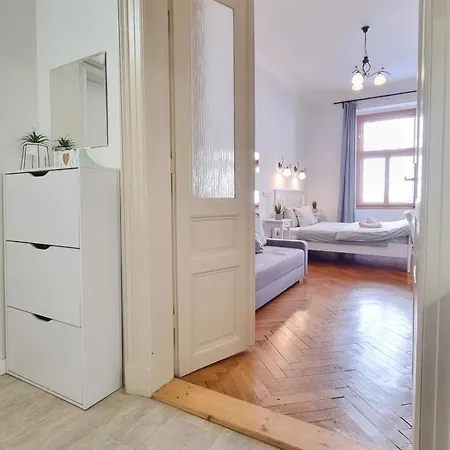 Finnem Rentals Florenc Prague Exterior photo