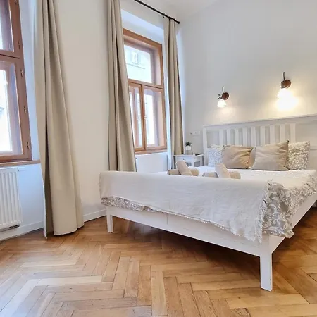 Finnem Rentals Florenc Prague Exterior photo